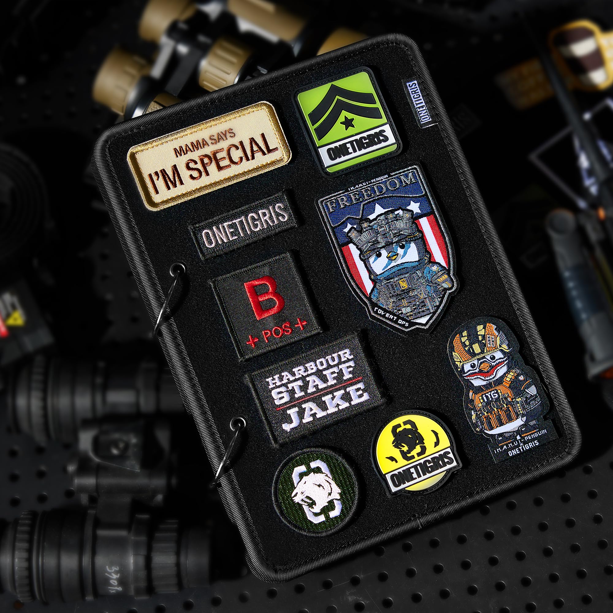 Patch Display 03丨Flip-Page Badge Album & Metal Detachable Binder